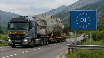 Convoi european de transport excepțional care mută marfă industrială agabaritică între țări